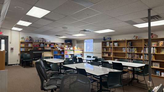 Hilldale Elementary School Media Center in Oklahoma City