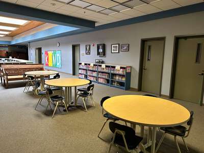 Laguna Niguel Elementary School Library in Laguna Niguel
