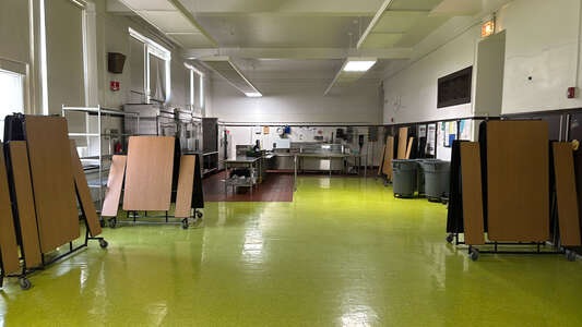 Henderson - Charles R Henderson Elementary School Cafeteria 111/113 in Chicago 4