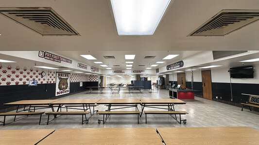 Brink Junior High School Cafeteria in Moore 3
