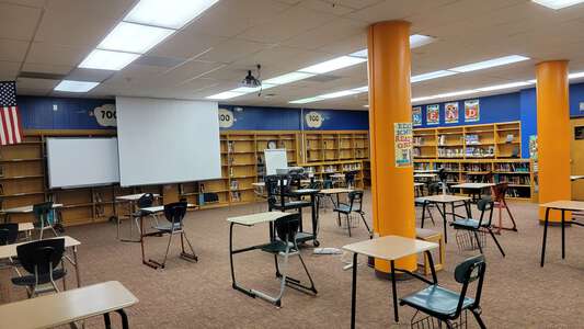T H Rogers School Library - MS in Houston 2