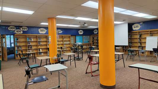 T H Rogers School Library - MS in Houston 3
