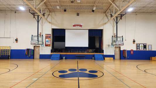 East Knox Elementary School Gym in Mascot