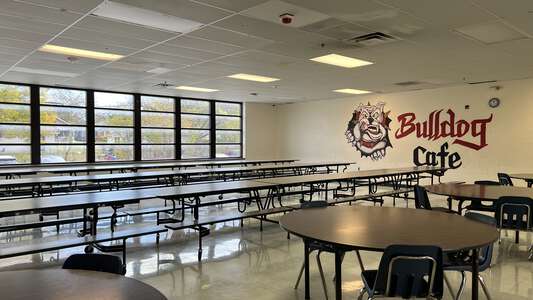 Daggett Middle School Cafeteria in Fort Worht