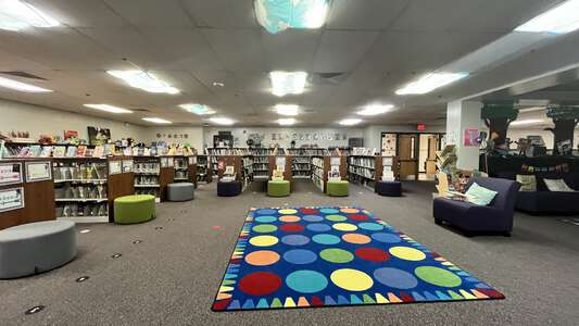 Harris Elementary School Library in Duluth