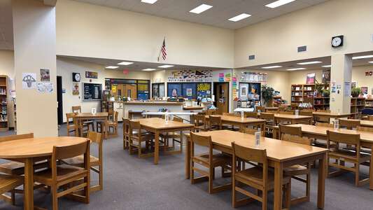 Mead Middle School Library in Wichita 4