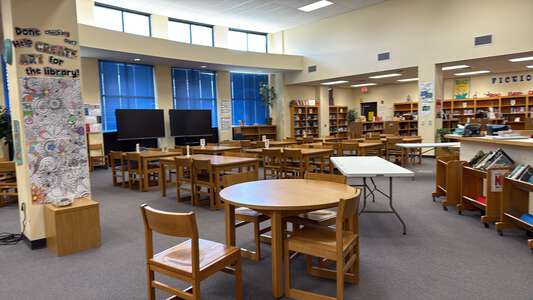 Mead Middle School Library in Wichita 3