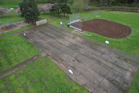 Walterville Elementary School Blacktop / Basketball Courts in Springfield