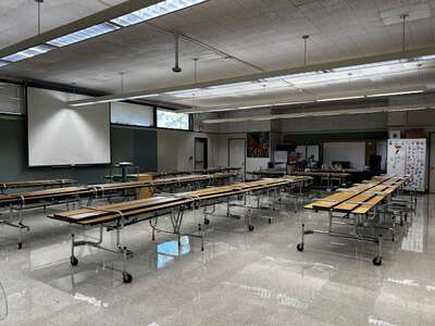 Edgewood Elementary School Cafeteria in Eugene