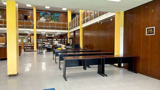 L.W. Higgins High School Library in Marrero 2