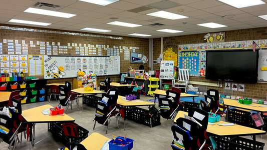 Sunshine Elementary School Classroom Standard in Lehigh Acres