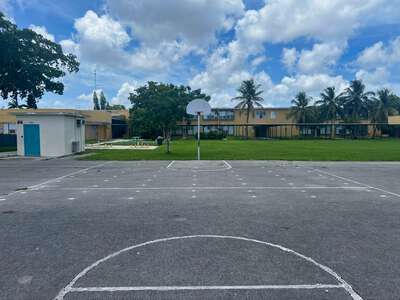 Biscayne Gardens Elementary School Outdoor Basketball Courts in Miami