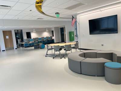 River Grove Elementary School Library in Lake Oswego