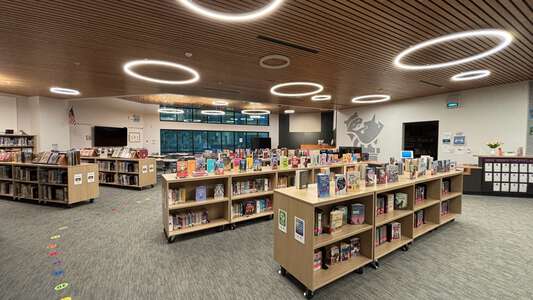 River Grove Elementary School Library in Lake Oswego 3