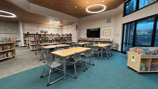 River Grove Elementary School Library in Lake Oswego 2