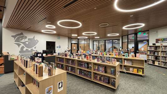River Grove Elementary School Library in Lake Oswego 4