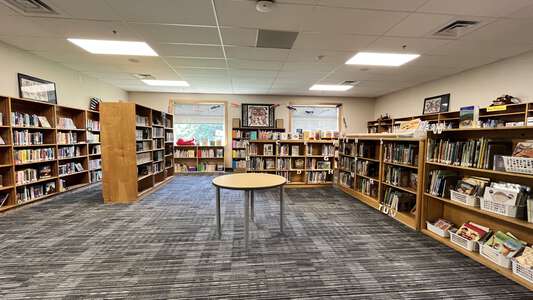 Yujin Gakuen Japanese Immersion Library in Eugene