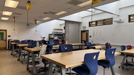 Meadow Park Elementary School Innovation Lab in Irvine 3