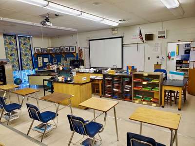 Crystal Lake Middle School Classroom Standard in Lakeland