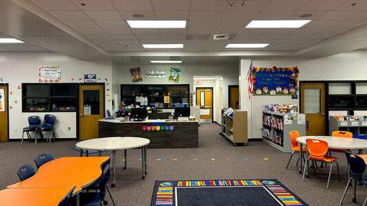 Mountain Park Elementary School Library in Lilburn 5
