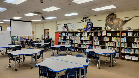 Middleburg Elementary School Library in Middleburg