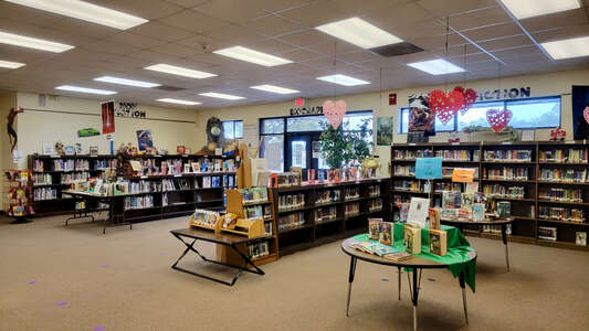 Middleburg Elementary School Library in Middleburg