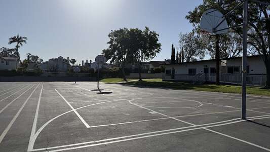 Meadow Park Elementary School Outdoor Basketball Courts in Irvine