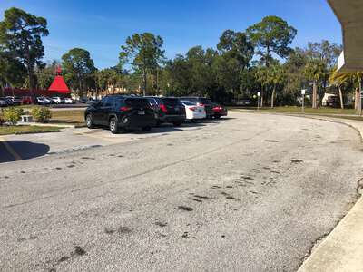 Bay Crest Elementary School (0191) Parking Lot - Visitors in Tampa 2