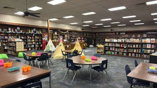 Bostic Traditional Magnet Elementary School Library in Wichita 2
