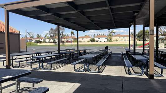 Westpark Elementary School Outdoor Lunch Area in Irvine