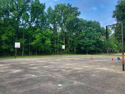 White Hills Elementary School Outdoor Basketball Courts in Baker