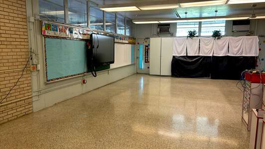 Bissonet Plaza School Classroom Standard in Metairie 3