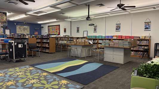 Serrano Elementary School Library in Villa Park 4