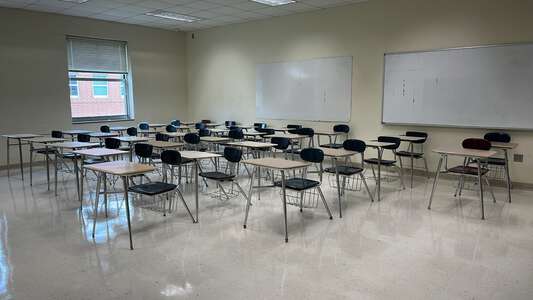 Crestdale Middle School Classroom Standard in Matthews 2