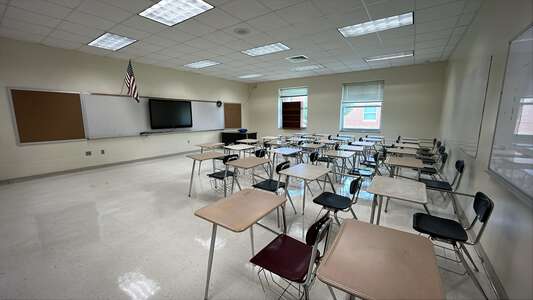 Crestdale Middle School Classroom Standard in Matthews 3