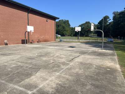 Horrell Hill Elementary School Outdoor Basketball Courts in Hopkins