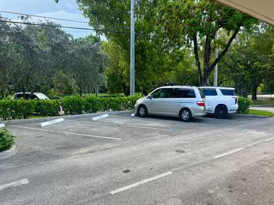 Pinecrest Elementary School Parking Lot in Pinecrest