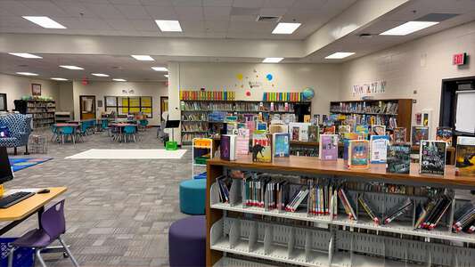 Minor Elementary School Media Center in Lilburn 3