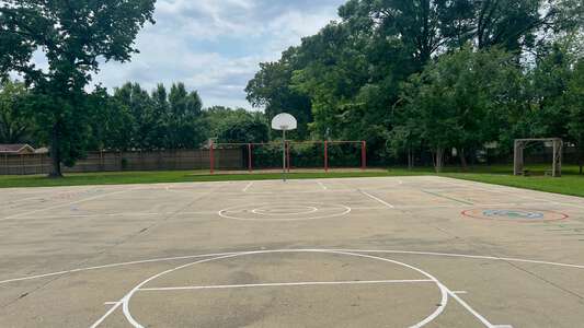 Melrose Elementary School Outdoor Basketball Courts in Baton Rouge