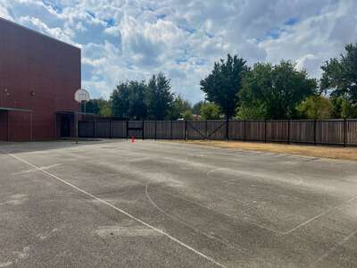 Arcadia Park Elementary School Outdoor Basketball Courts in Dallas