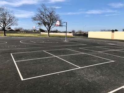 Biola-Pershing Elementary School Outdoor Basketball Courts in Fresno