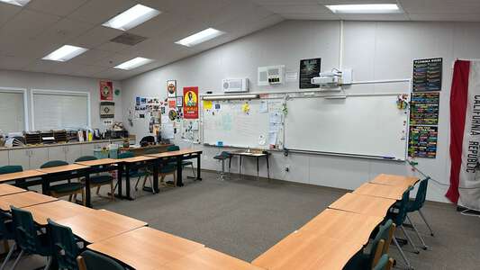 Alta Vista High School Classroom Standard in Mountain View 3
