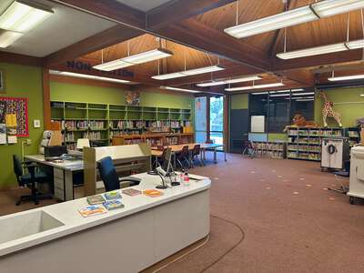 Lincoln Elementary School Library in Burlingame 2
