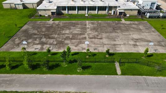 Cullen Middle School Outdoor Basketball Courts in Houston