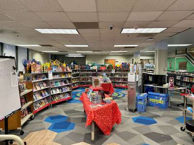 William Lipscomb Elementary School Library in Dallas 2