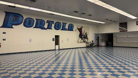 Portola Middle School Cafeteria in Orange