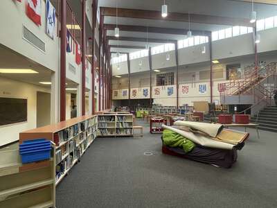 Nancy Ryles Elementary School Library in Beaverton 3