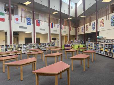 Nancy Ryles Elementary School Library in Beaverton 2