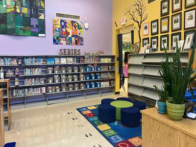 Pinecrest Elementary School Library in Pinecrest
