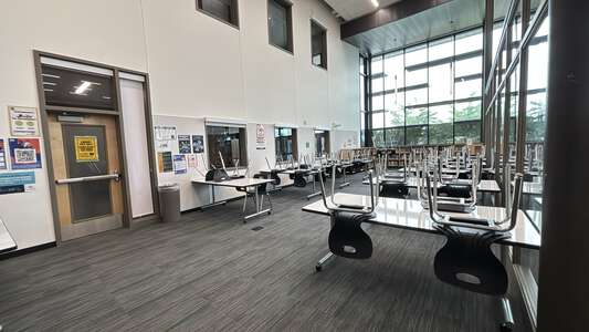 McKay High School Library in Salem 3